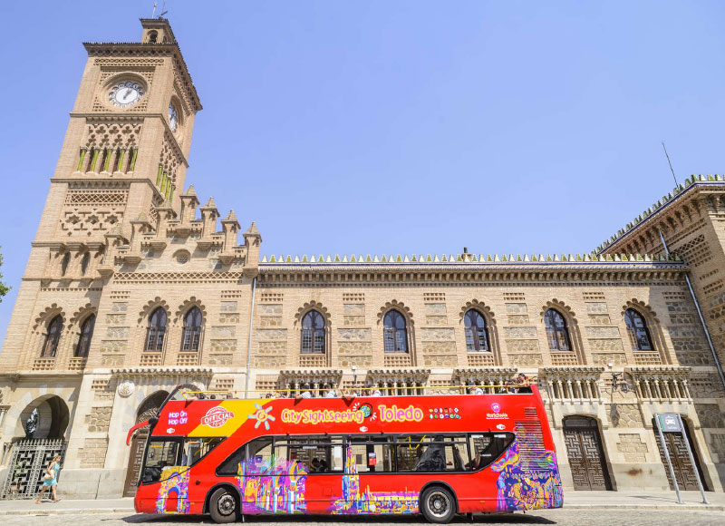 CITY SIGHTSEEING CATHEDRAL SKIP-THE-LINE (24H HOP ON HOP OFF + TICKET TO ALCÁZAR + TICKET TO CATHEDRAL) - Tickets - from 35.00 €  