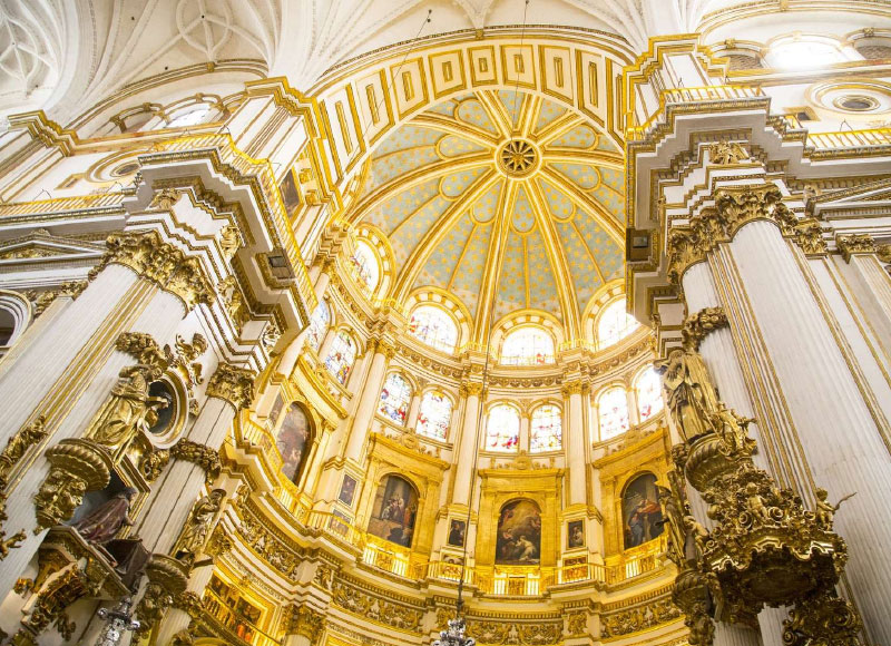 CATHEDRAL, ROYAL CHAPEL AND HISTORIC CENTER - vISITA - from 31.00 €  