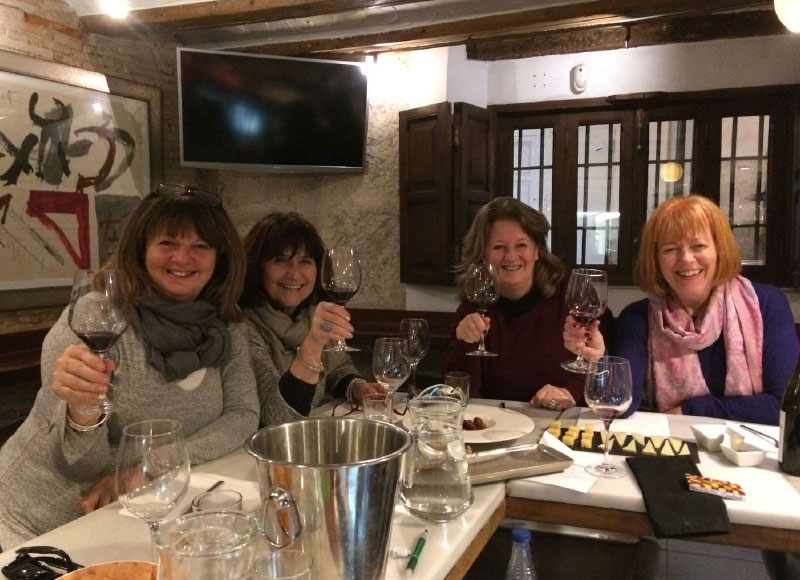 TOUR DE VINOS VALENCIANOS Y TAPAS<br /><strong>Tour <strong class='extra_info_articulo'>- desde 70.00 € </strong></strong>