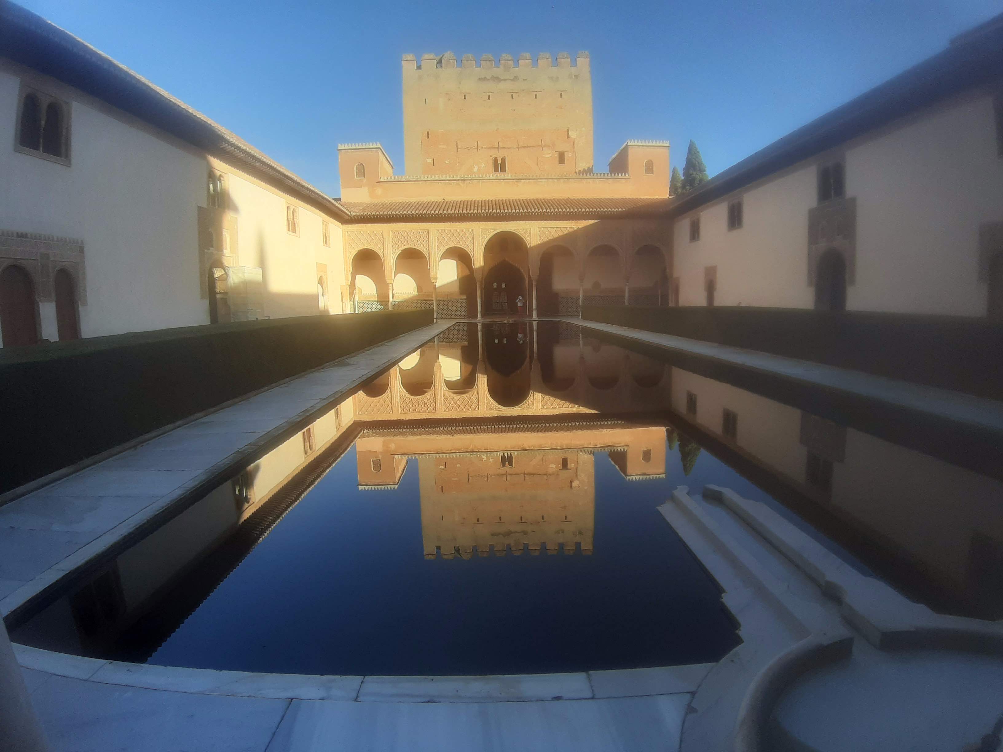 TOUR PRIVADO DE LA ALHAMBRA Y LOS JARDINES DEL GENERALIFE - Tour privado de la Alhambra y los jardines del Generalife - desde 335.00 €  